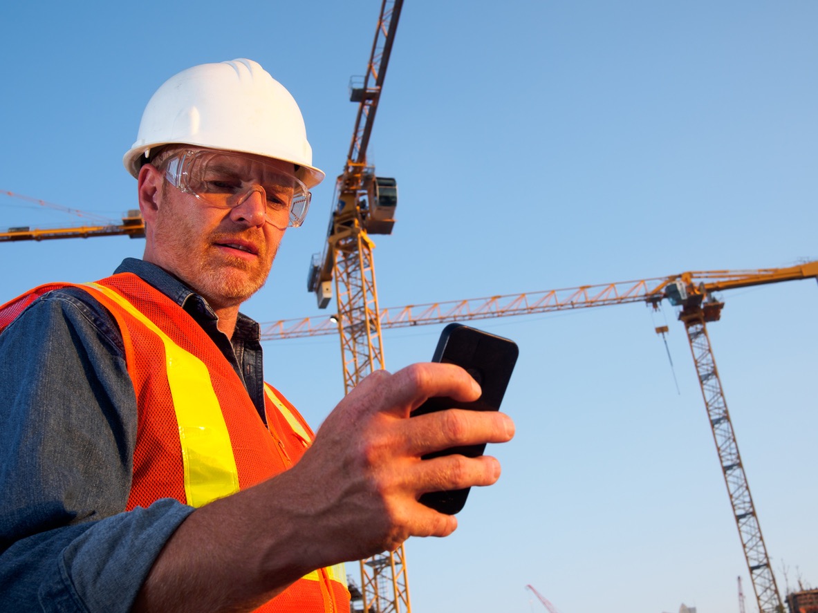 three-ways-construction-companies-benefit-from-text-messaging